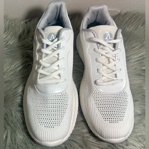 Walk-It Women's White Sneakers Size 8 - Picture 2 of 8
